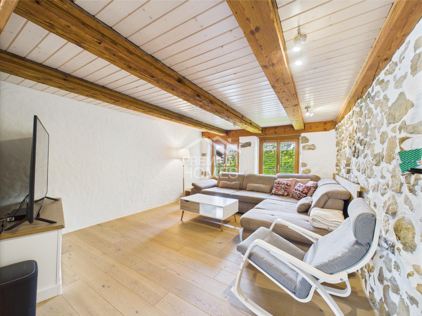 Light, space and tranquility - Two-family house with potential