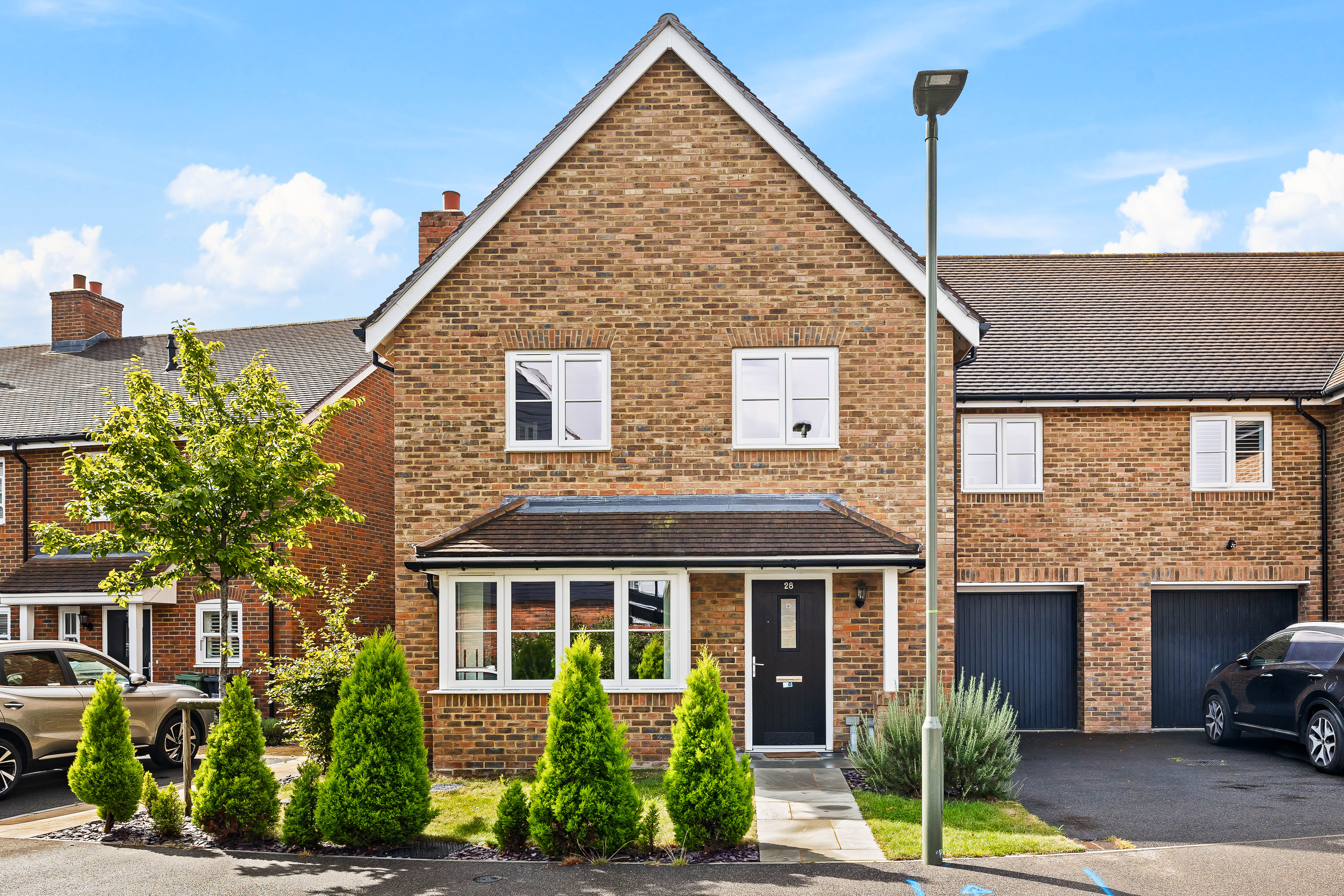 Reeves Crescent,Westvale Park,Horley,RH6 8NJ - £625000