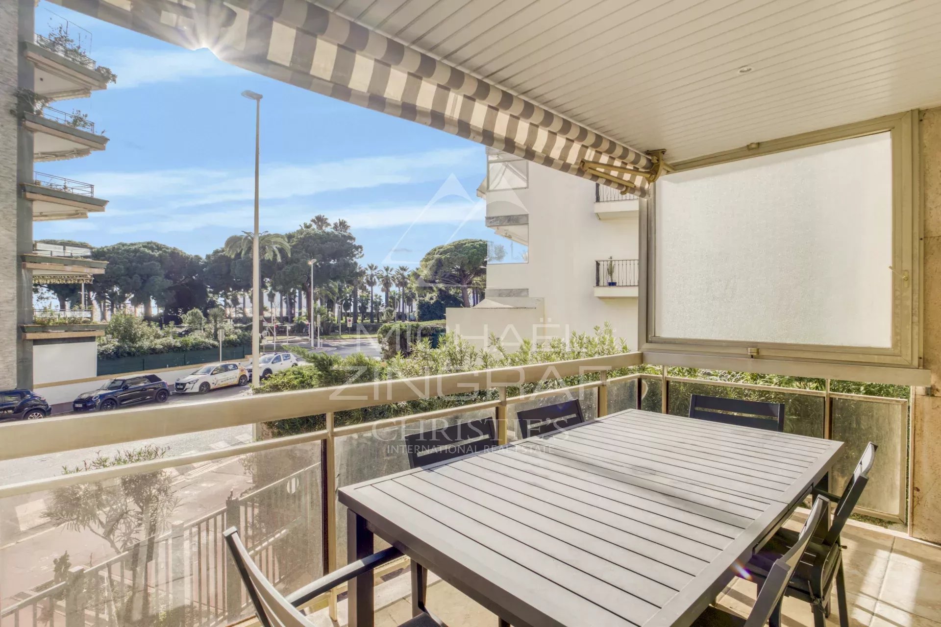 CANNES- PALM BEACH- 3 ROOMS SEA VIEW