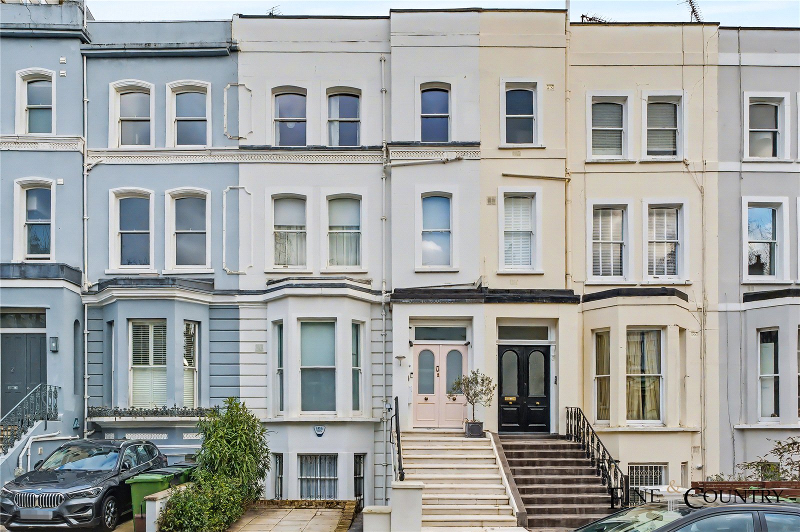 Terraced House: for sale in London