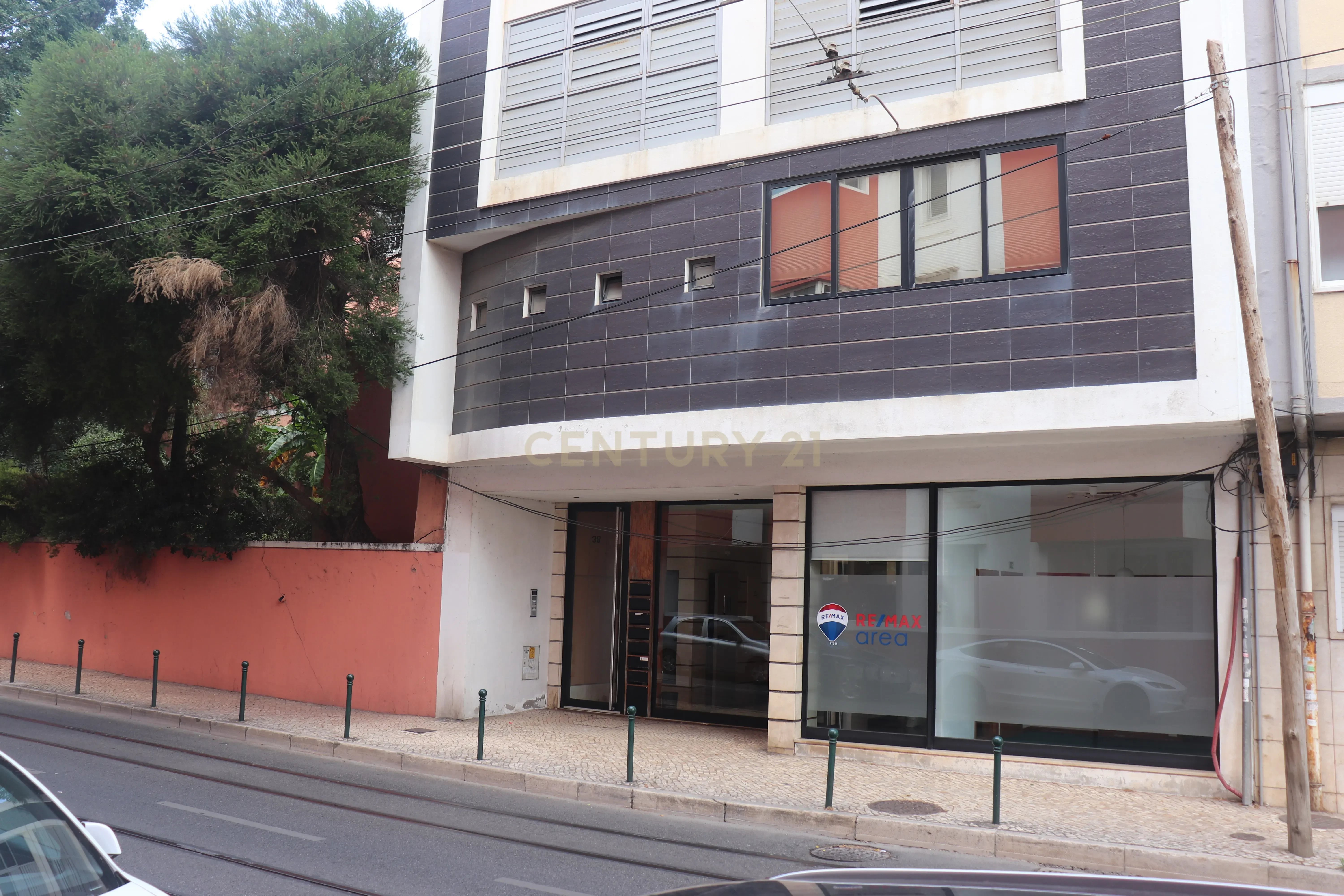 Office 239m² in Oeiras, Lisboa - €495,000