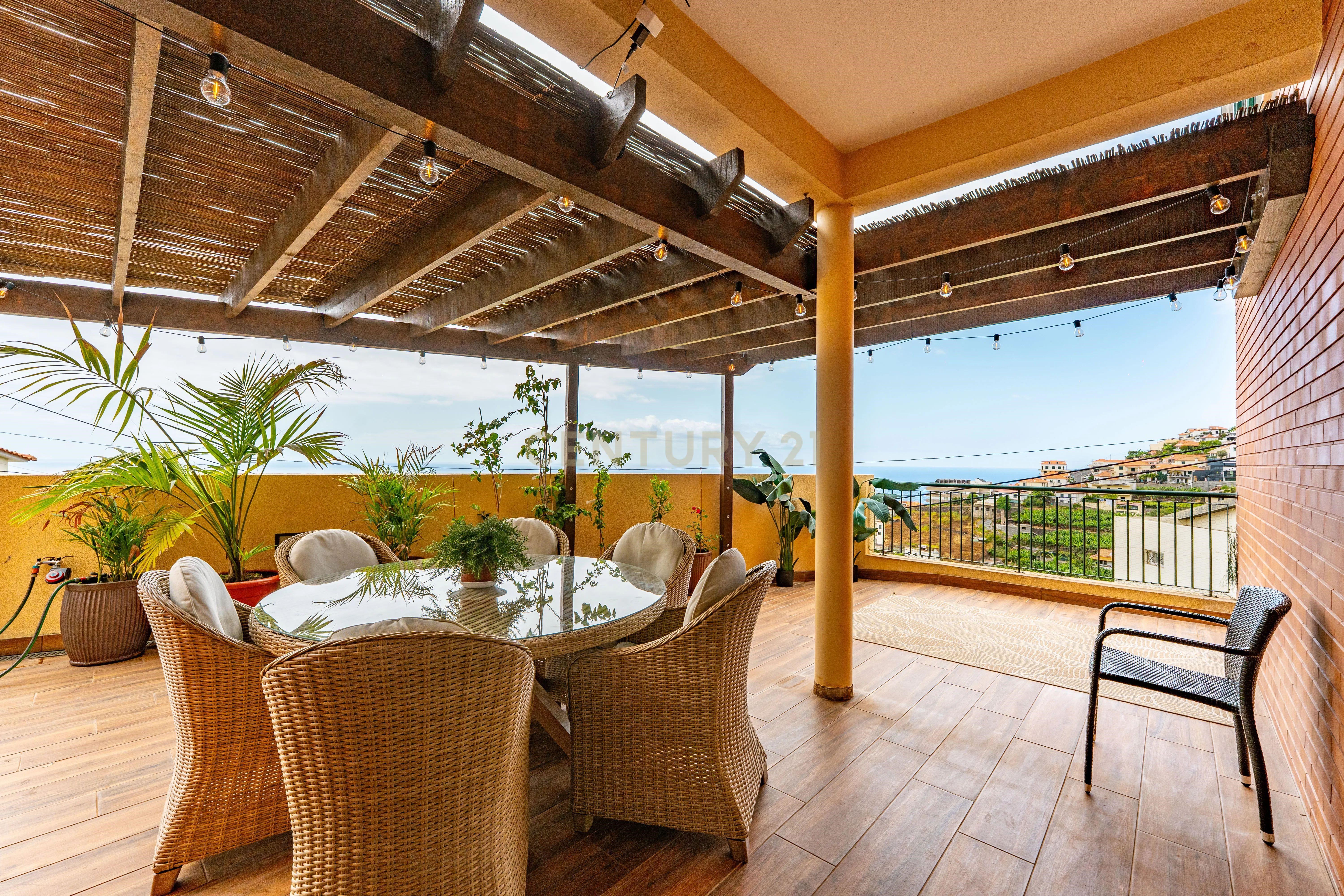 Corner Townhouse - Sea View - Câmara de Lobos