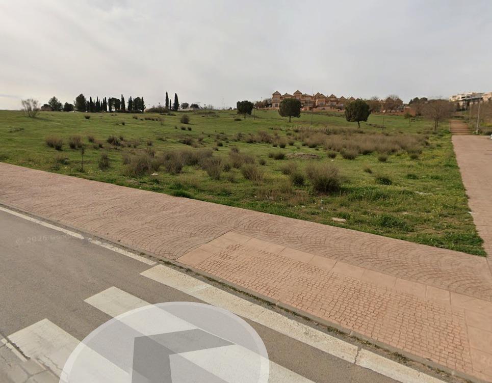 LAND FOR SOCIAL COMMERCIAL USE IN LAS GABIAS!!