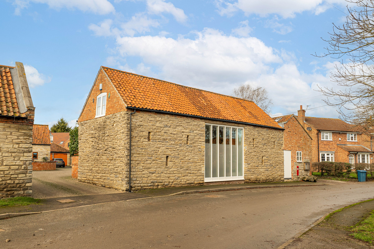 Barn Conversion: for sale in Owthorpe Nottingham