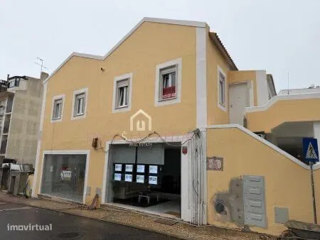 Commercial for sale, Lisboa (Parede, Portugal)