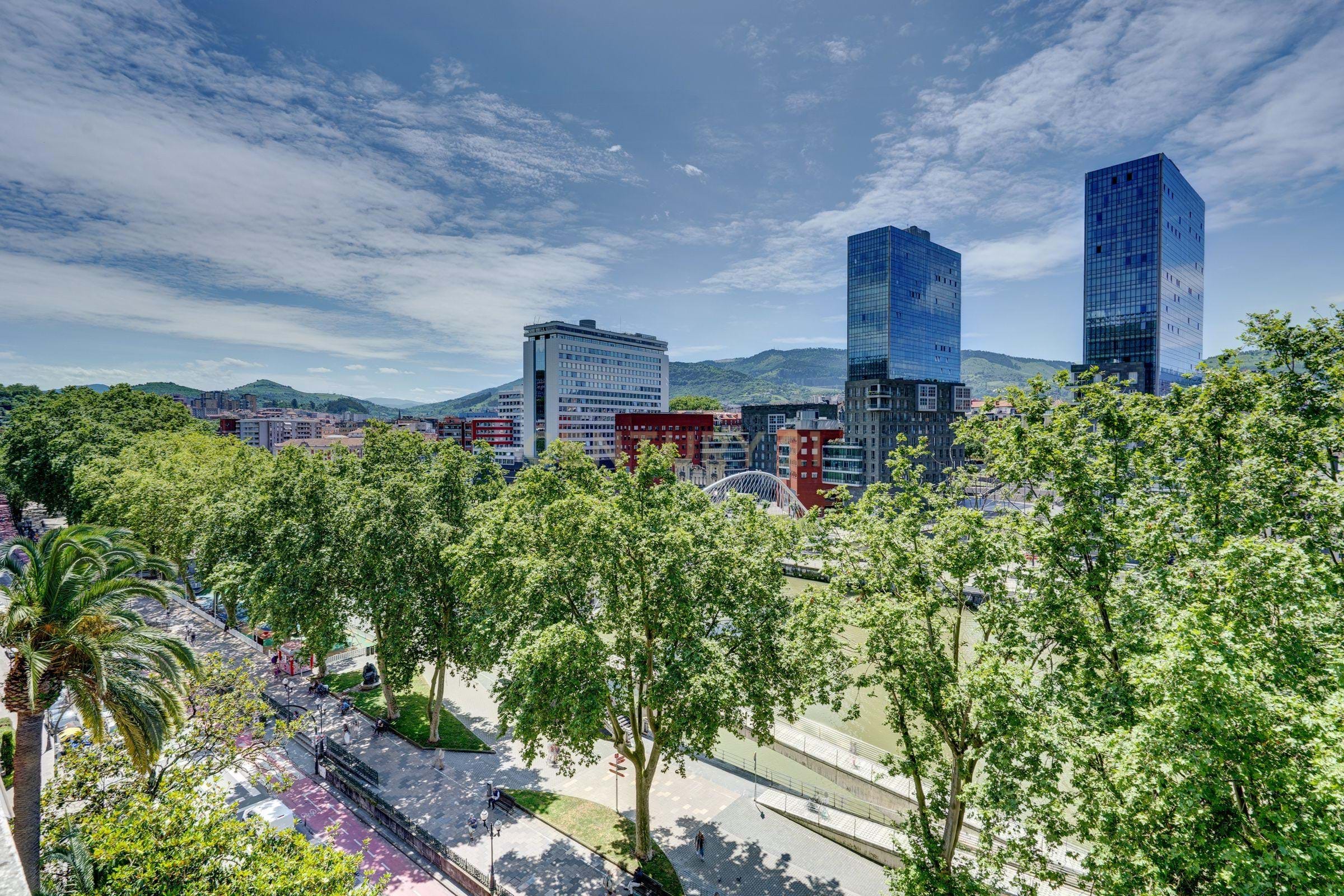 Offices with terrace in Campo Volantín