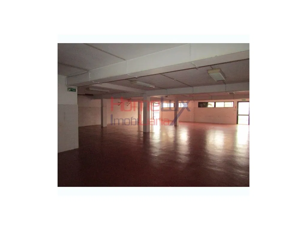 Commercial for sale, Porto (União das freguesias de Cedofeita, Santo Ildefonso, Sé, Miragaia, São Nicolau e Vitória, Portugal)