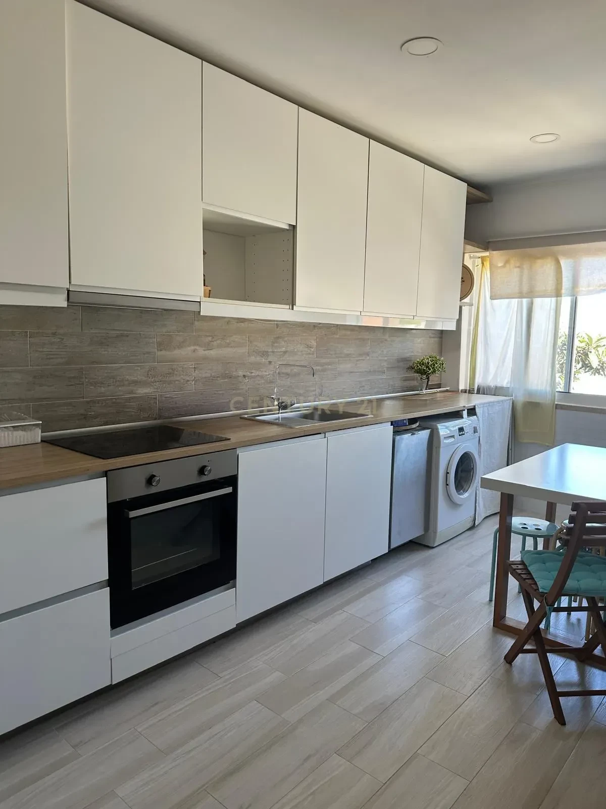 2 Bedroom semi-detached house - Renovated in Cova da Piedade - Excellent location!