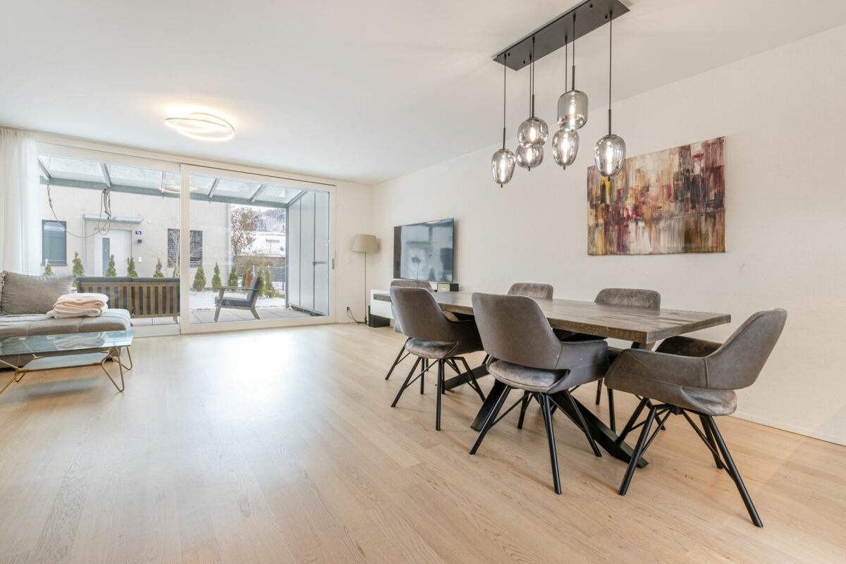 Modern 7.5-room terraced single-family house directly at the Töss nature recreation area