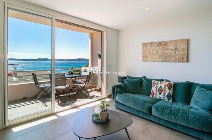 FOR SALE: APARTMENT IDEALLY LOCATED IN THE HEART OF SAINT-MAXIME, OFFERING SEA VIEWS.