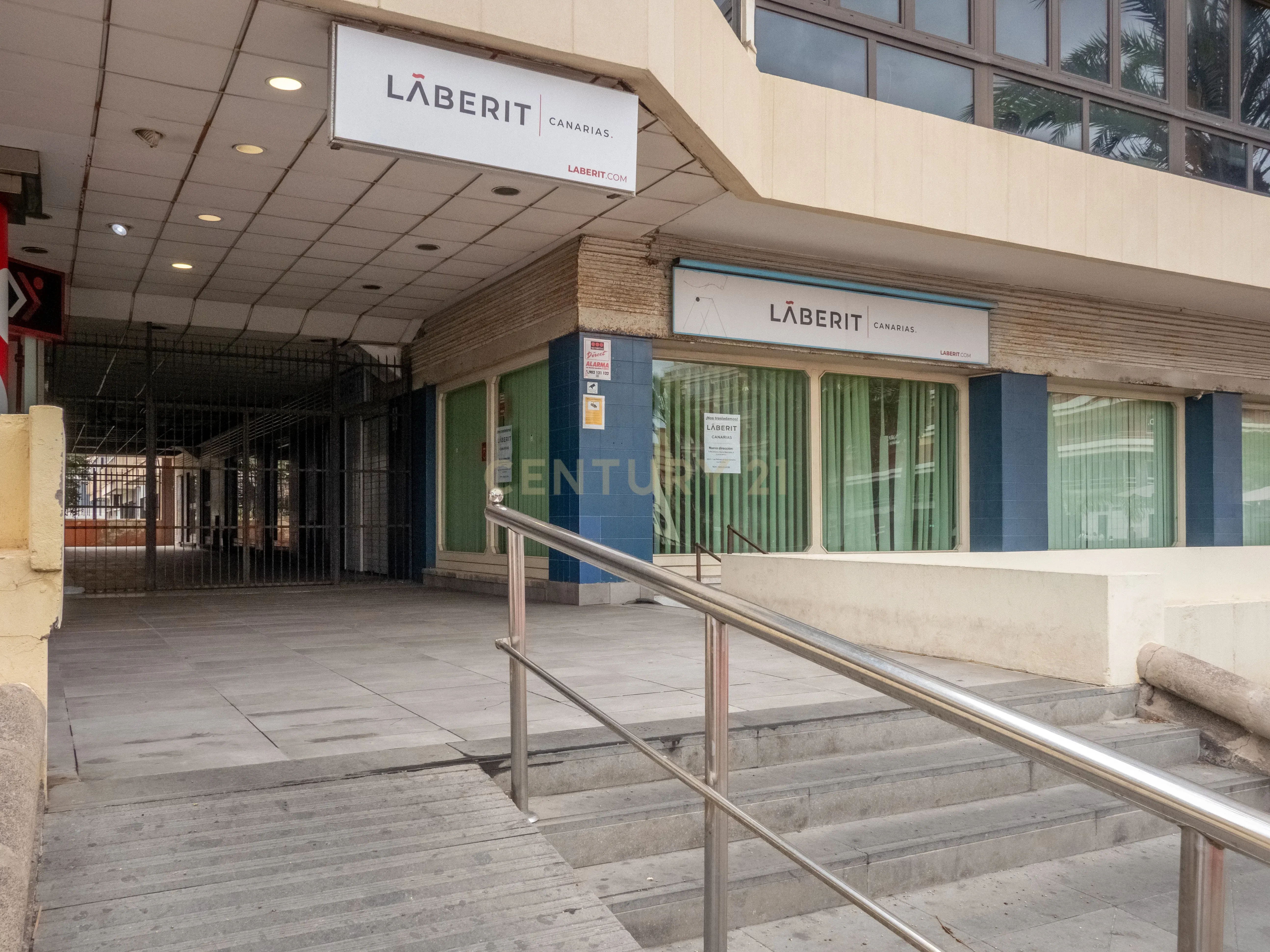 Spacious premises for sale in Juan XXIII