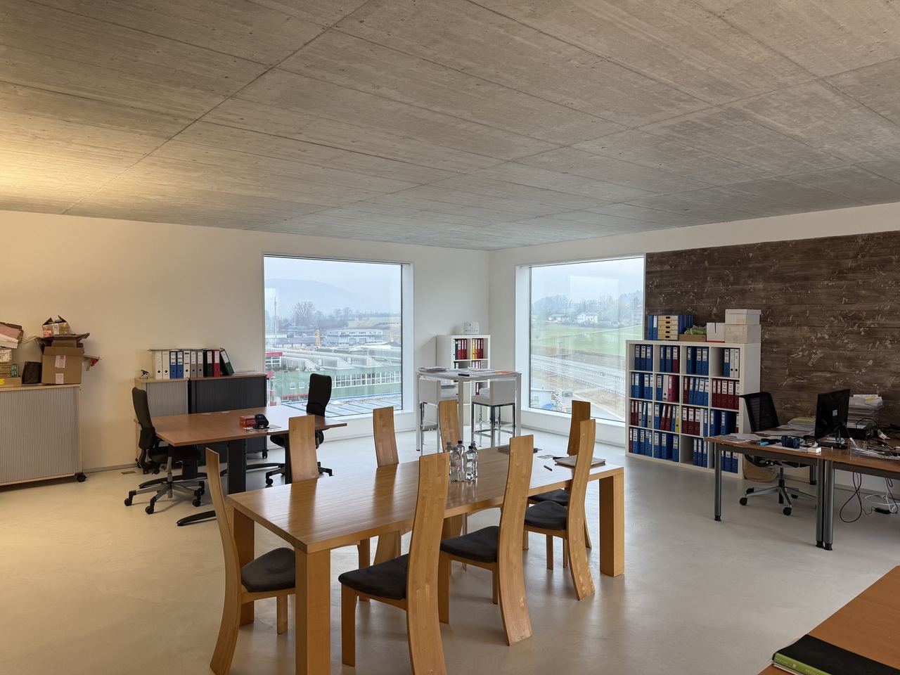 Delémont: Industrial & administrative building in excellent condition