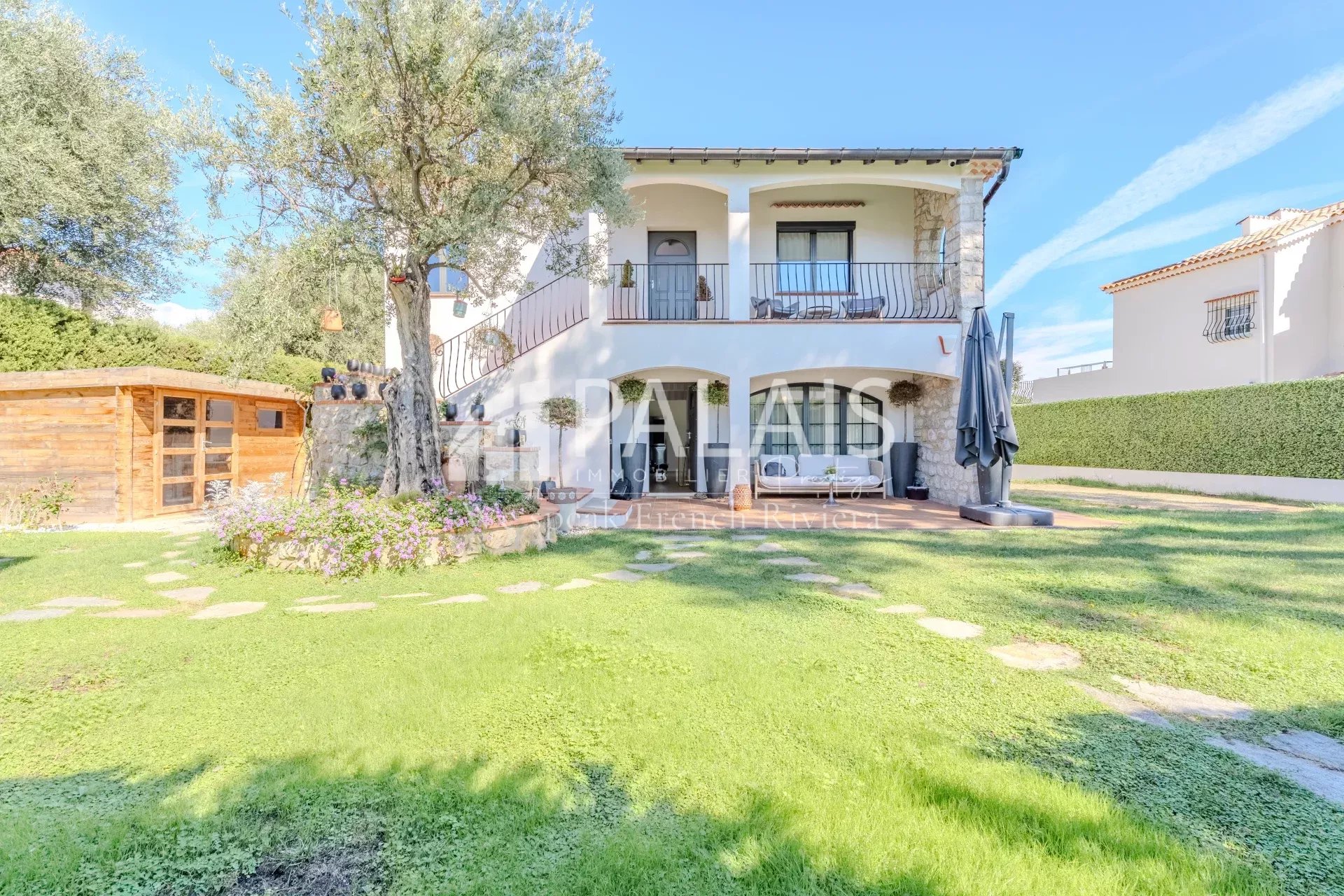 Elegant Villa near Monaco with Garden, Terraces & Sea View