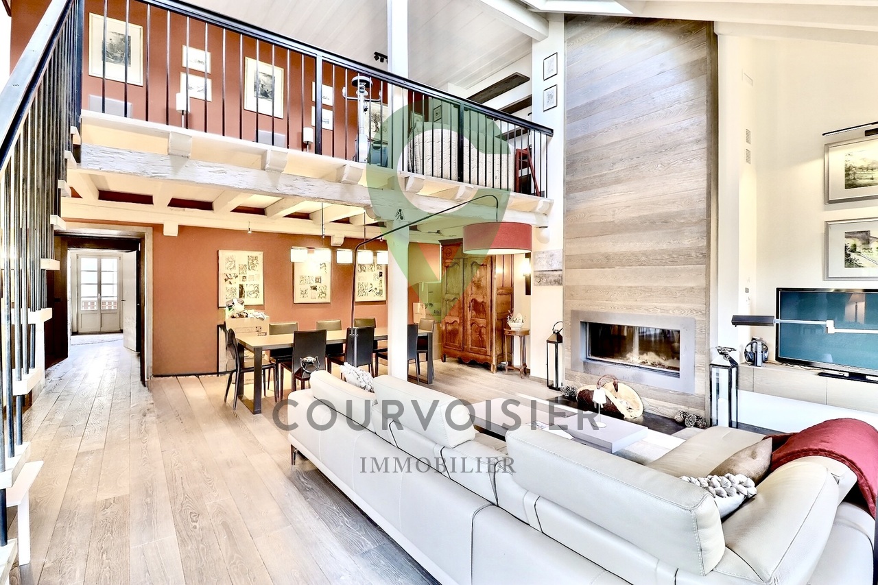 Superb renovated 4.5 room apartment with large garden of 250 m² and terrace