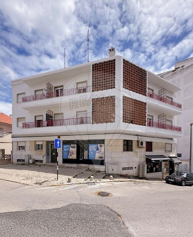 Building for sale in Almada, Portugal