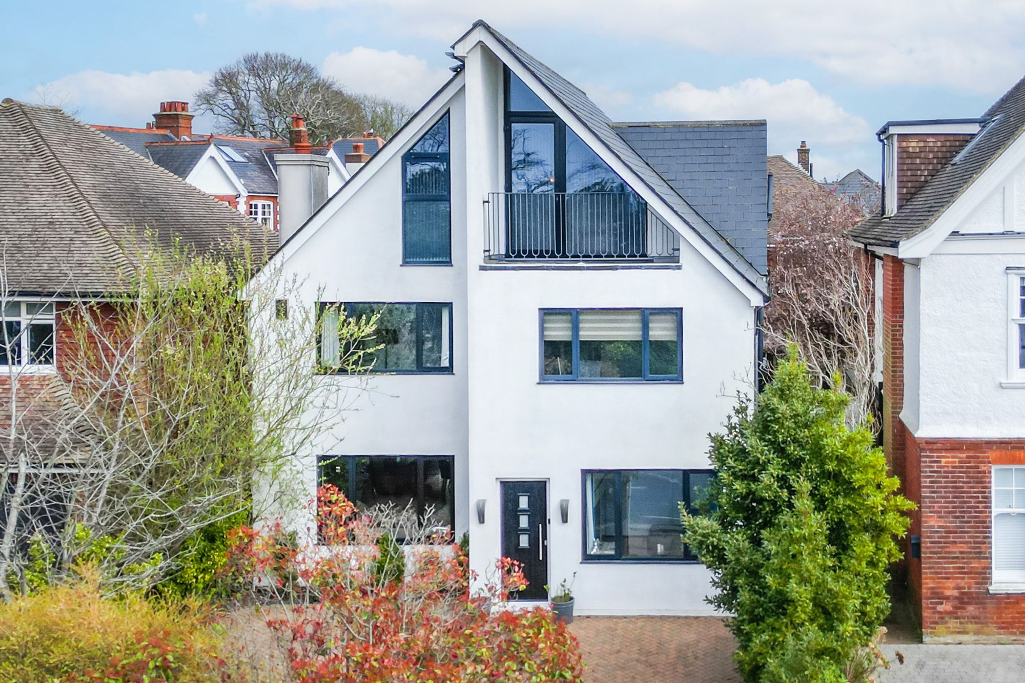 Detached House: for sale in Brighton