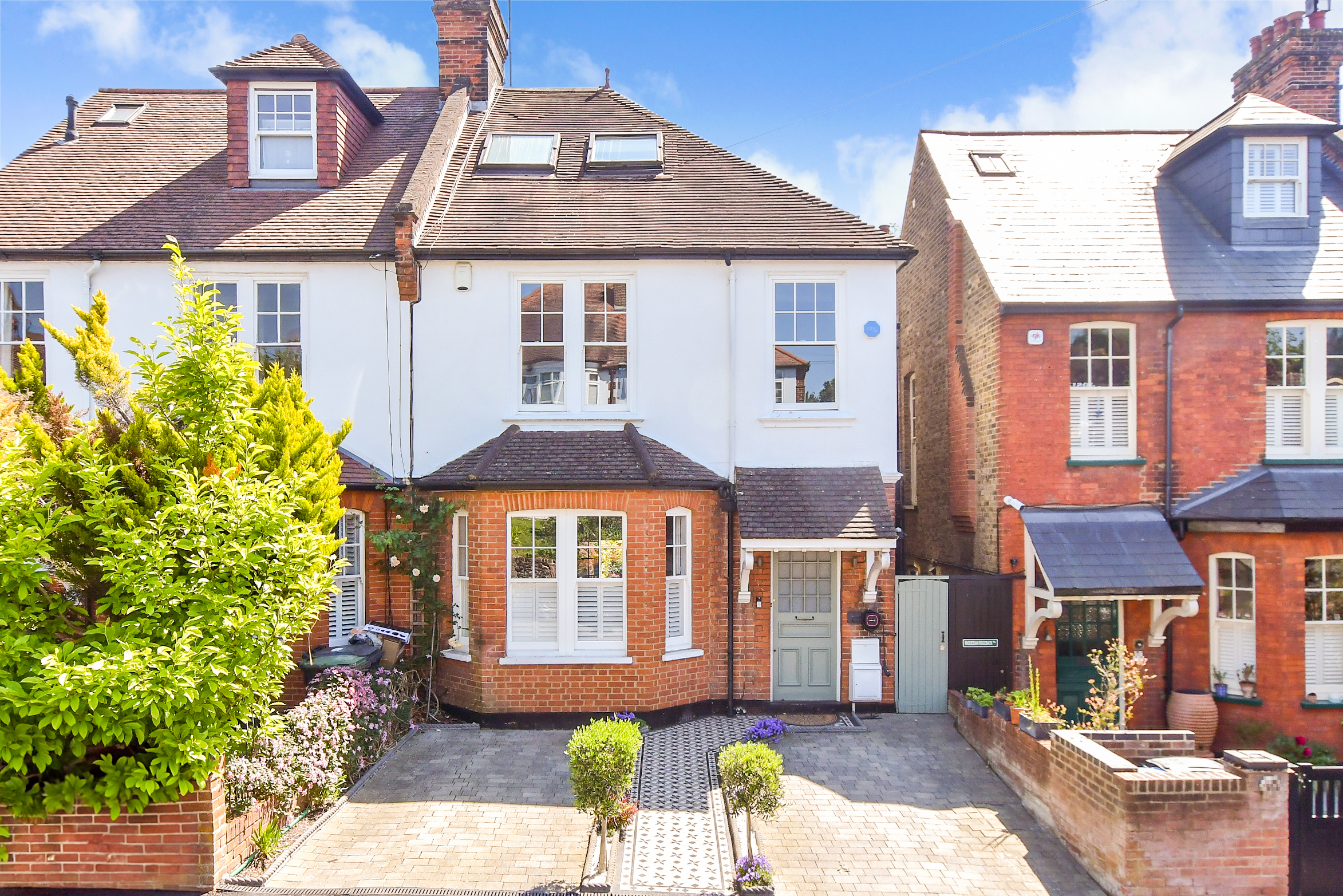 Semi-Detached House: for sale in Buckhurst Hill