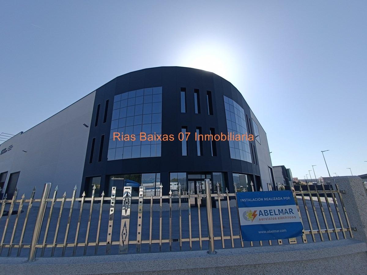 REF 7040 INDUSTRIAL WAREHOUSE WITH TWO GATES IN A GRANXA (OR PORRIÑO)