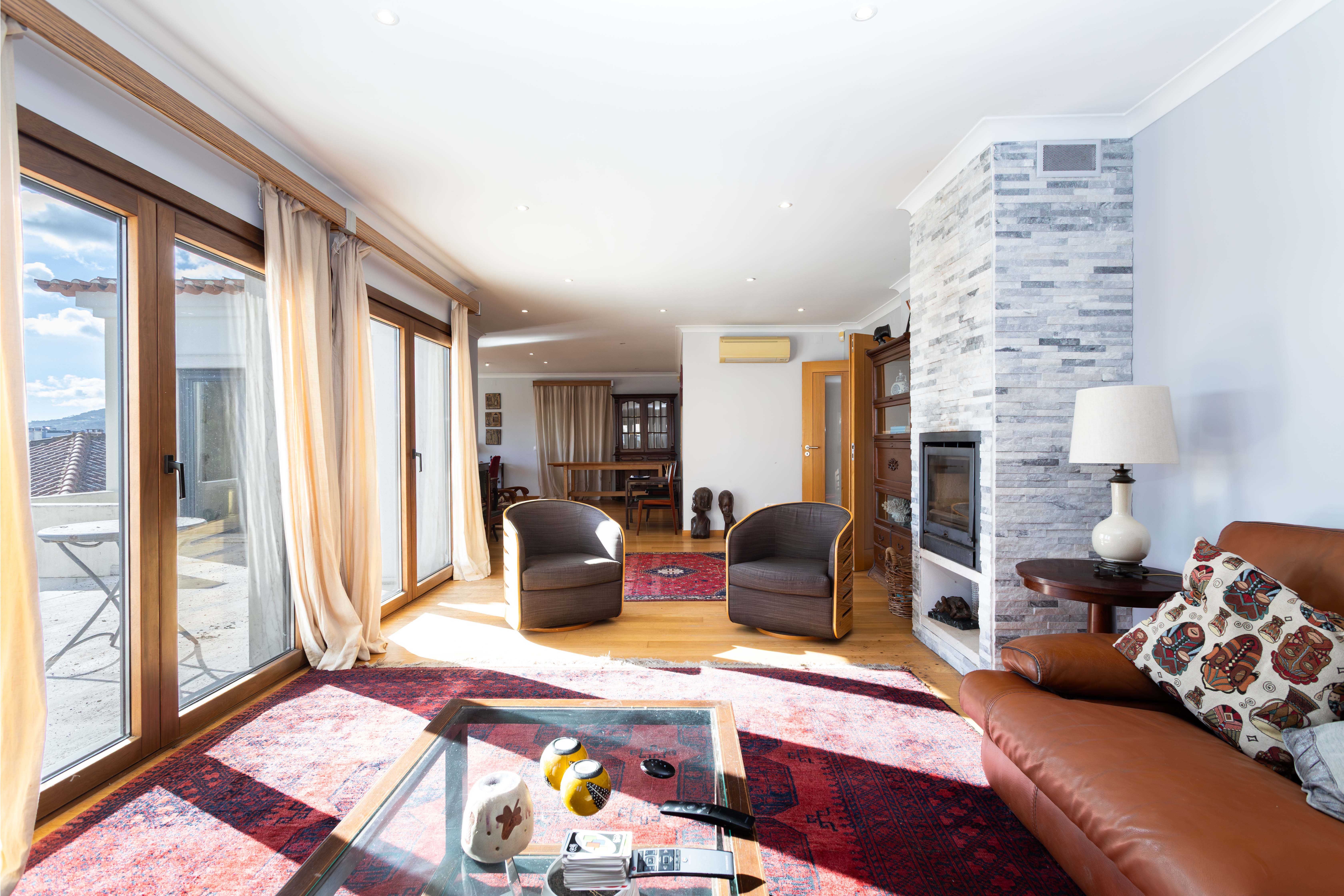 5-Bedroom Villa with Pool – Space, Light and Comfort Just 30 Minutes from Lisbon