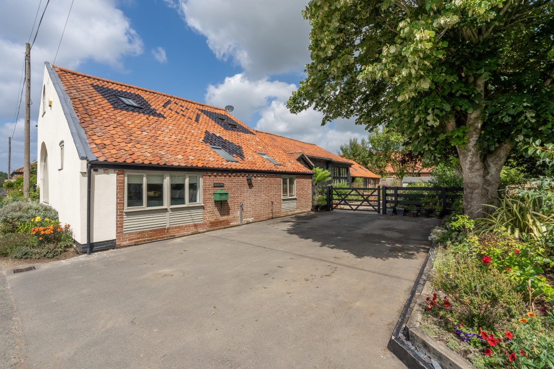 Barn Conversion: for sale in Toft Monks Beccles