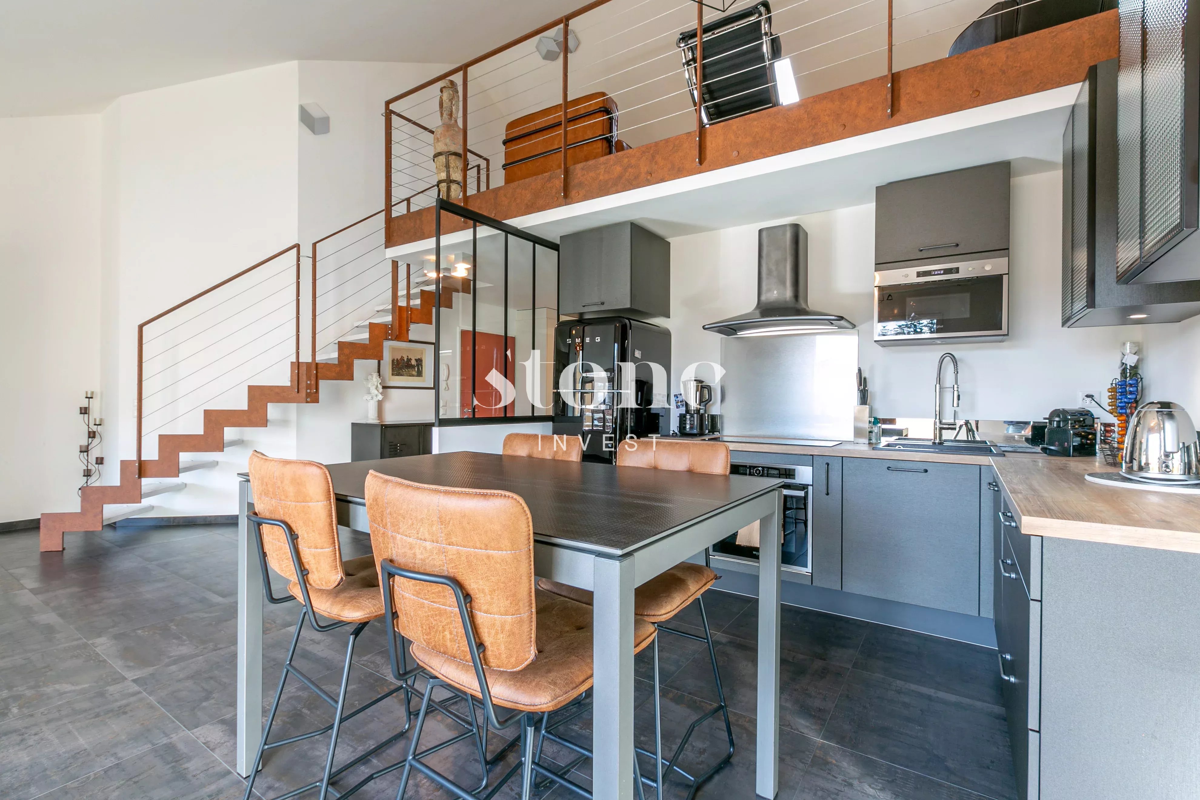 Superb penthouse with mezzanine