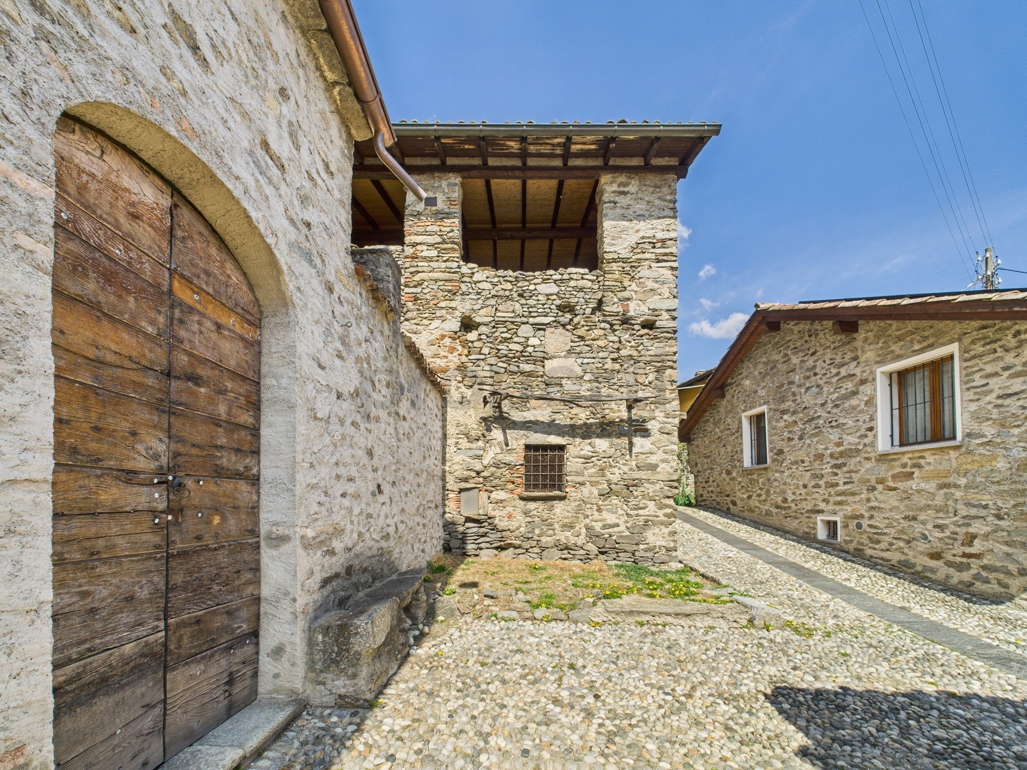 Rustico da ristrutturare nel cuore di Torricella/Taverne Ottimo investimento