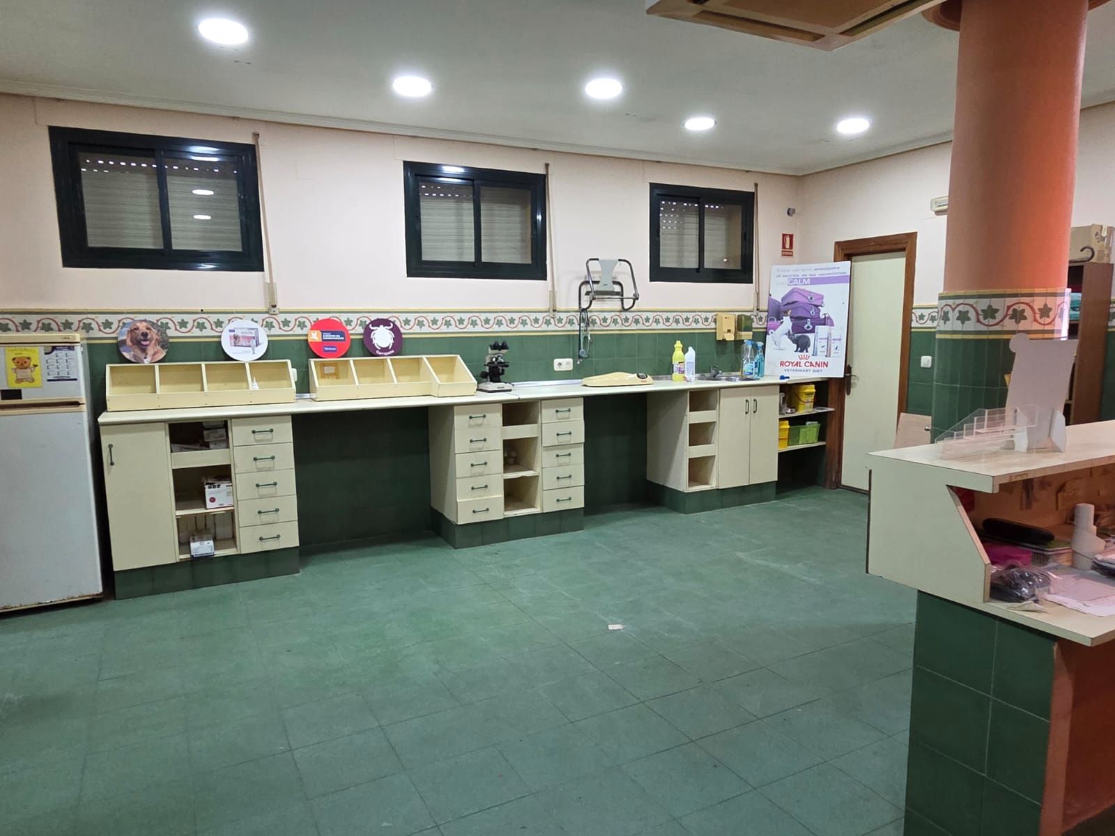 Commercial for sale in Algeciras, Spain