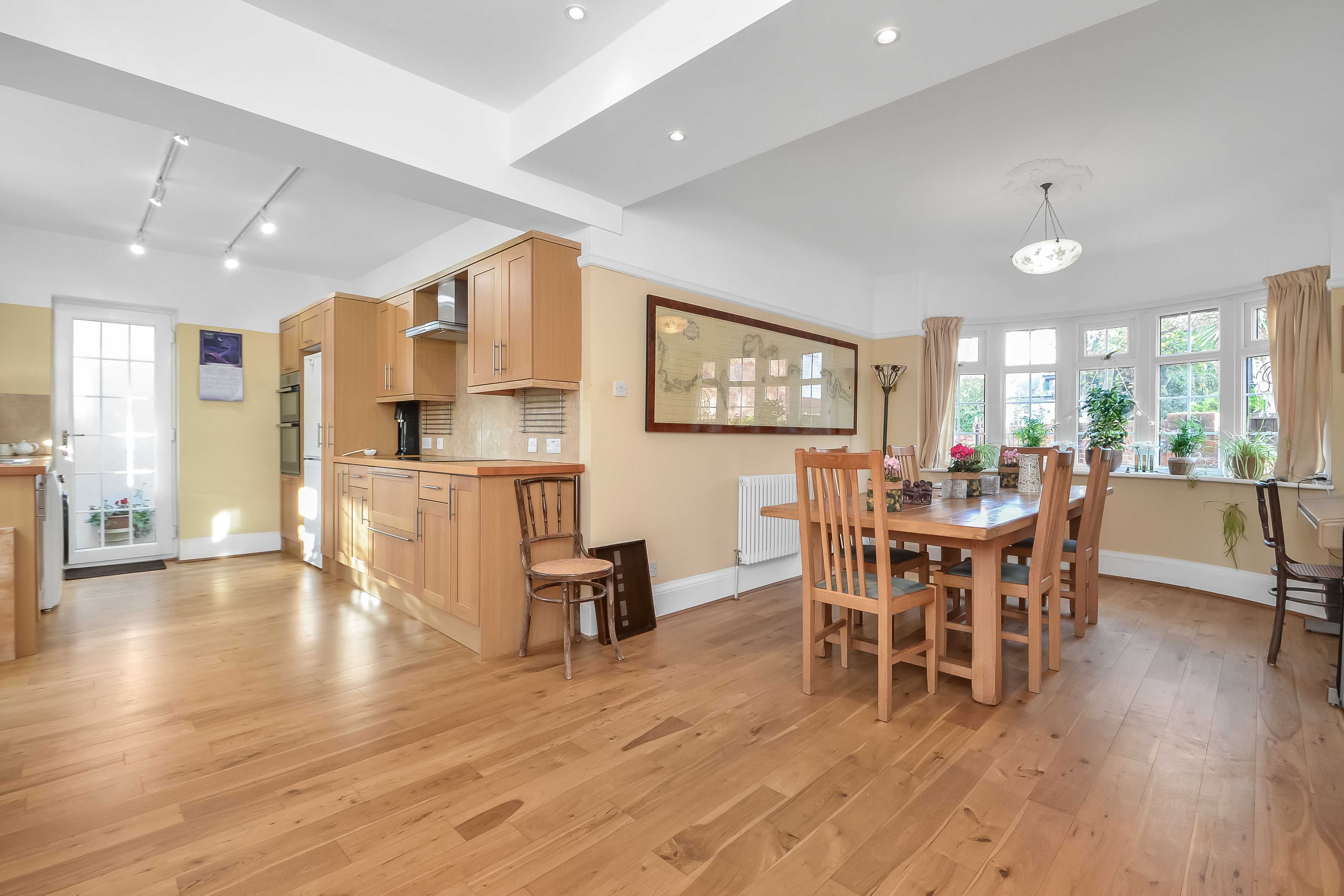 Detached House: for sale in Southsea
