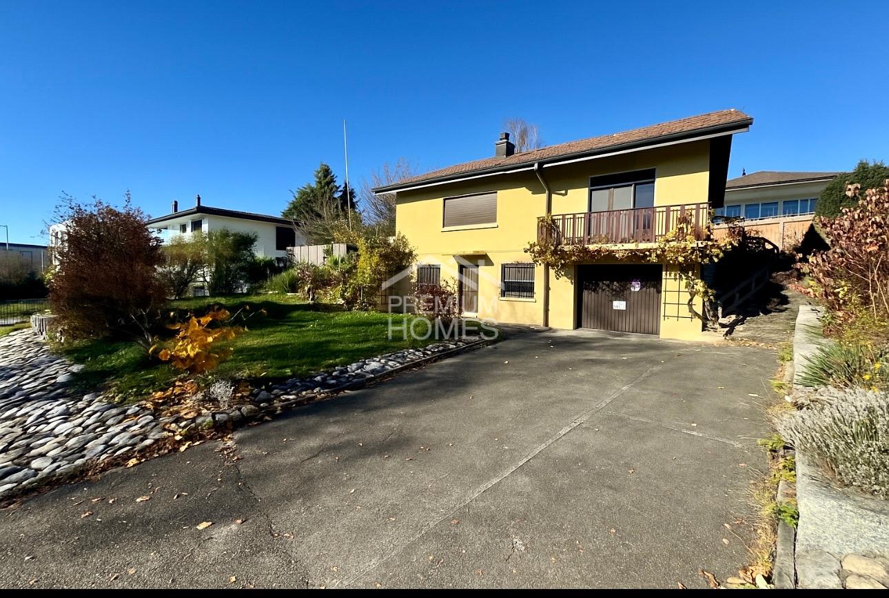 Single-family house with building permit and project