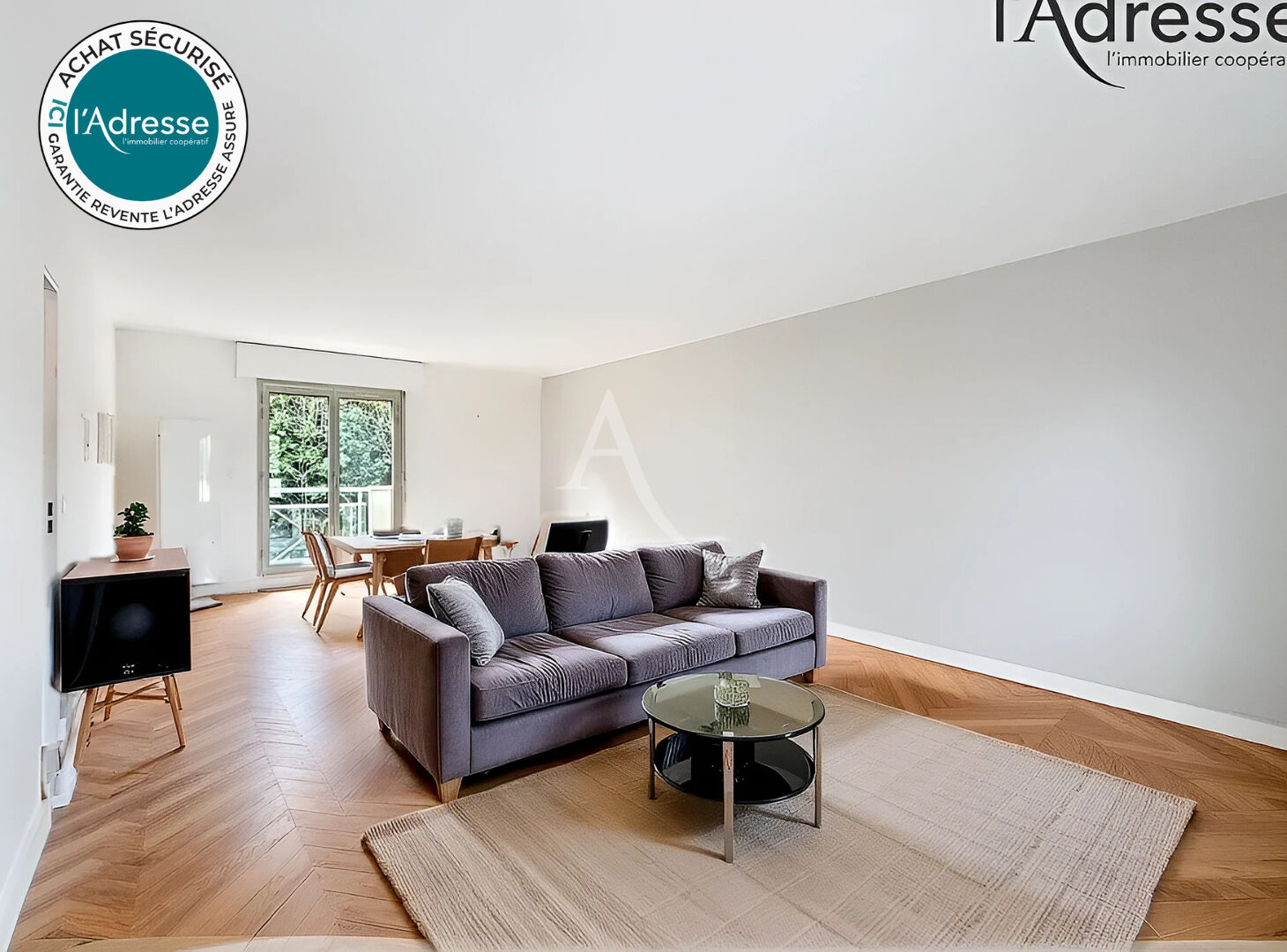 Condo for sale in Suresnes, France