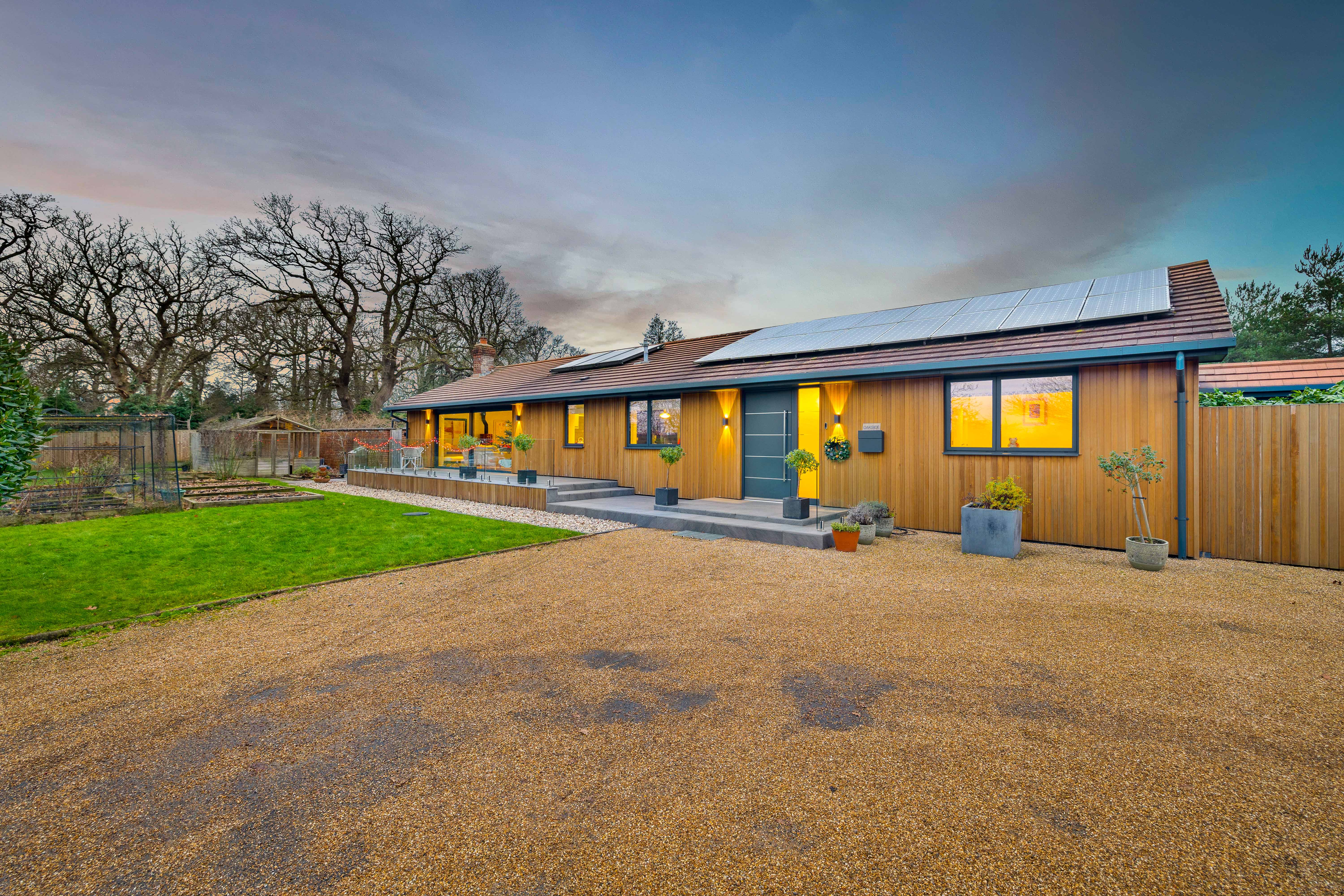 Reigate Road,Hookwood,Horley,RH6 0HH - £1400000