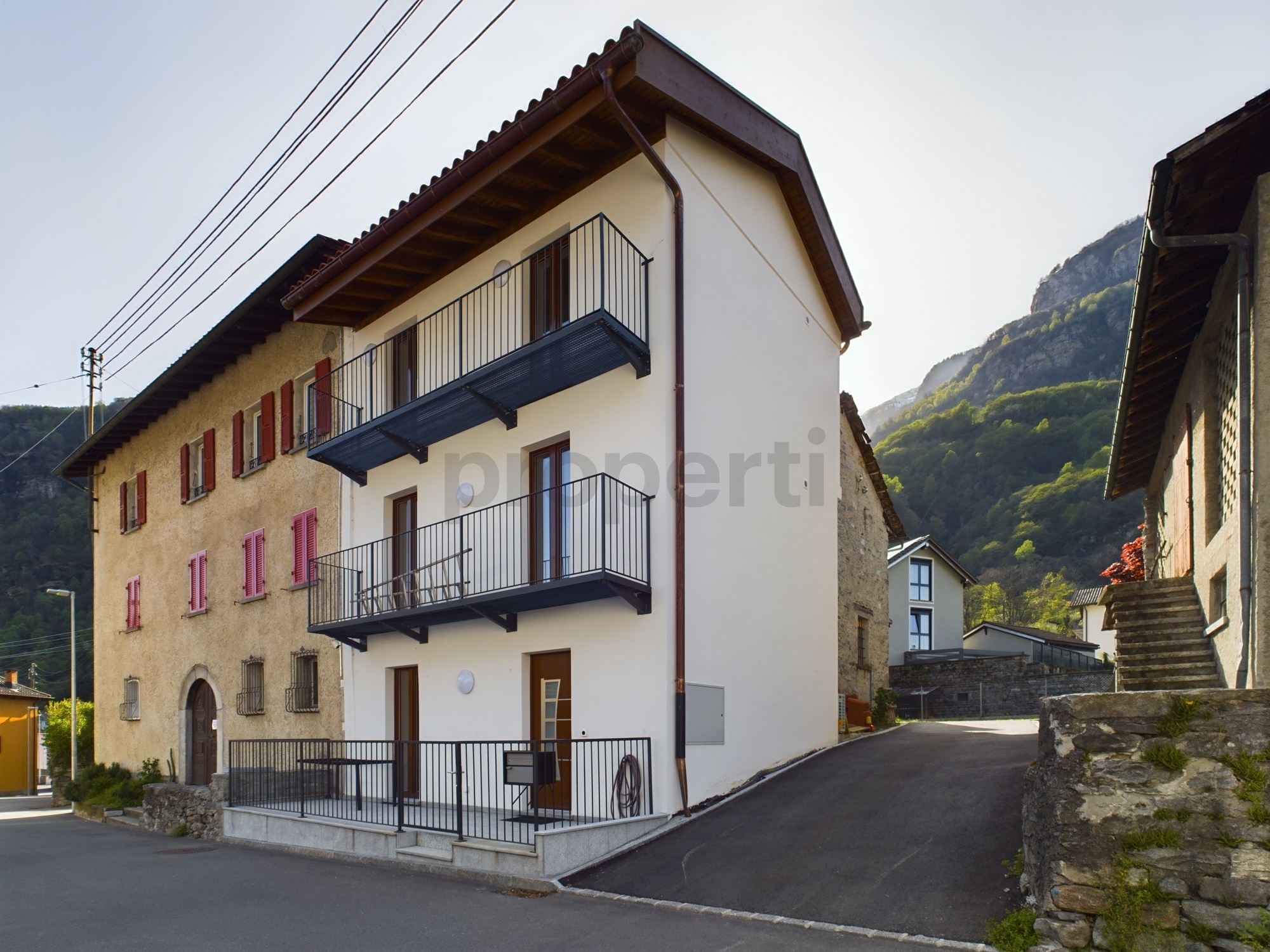 Idyllic detached house with 4.5 rooms in RivieraIdilliaca casa indipendente con 4,5 locali in Riviera