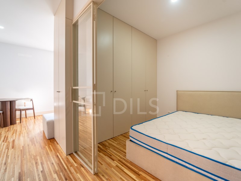 1 bedroom flat with storage room, in downtown Porto