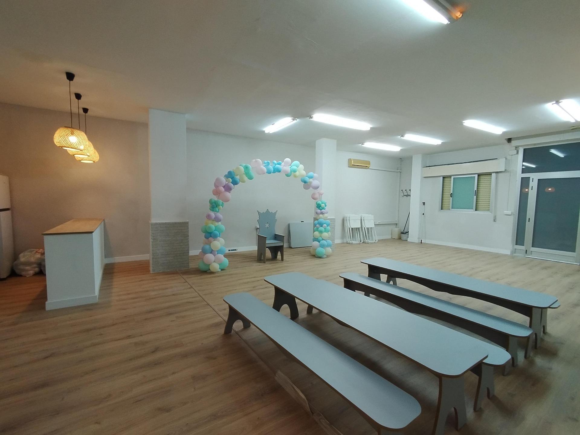 PREMISES AT STREET LEVEL WITH SMOKE OUTLET IN SAN AGUSTÍN. NO AGENCY FEE