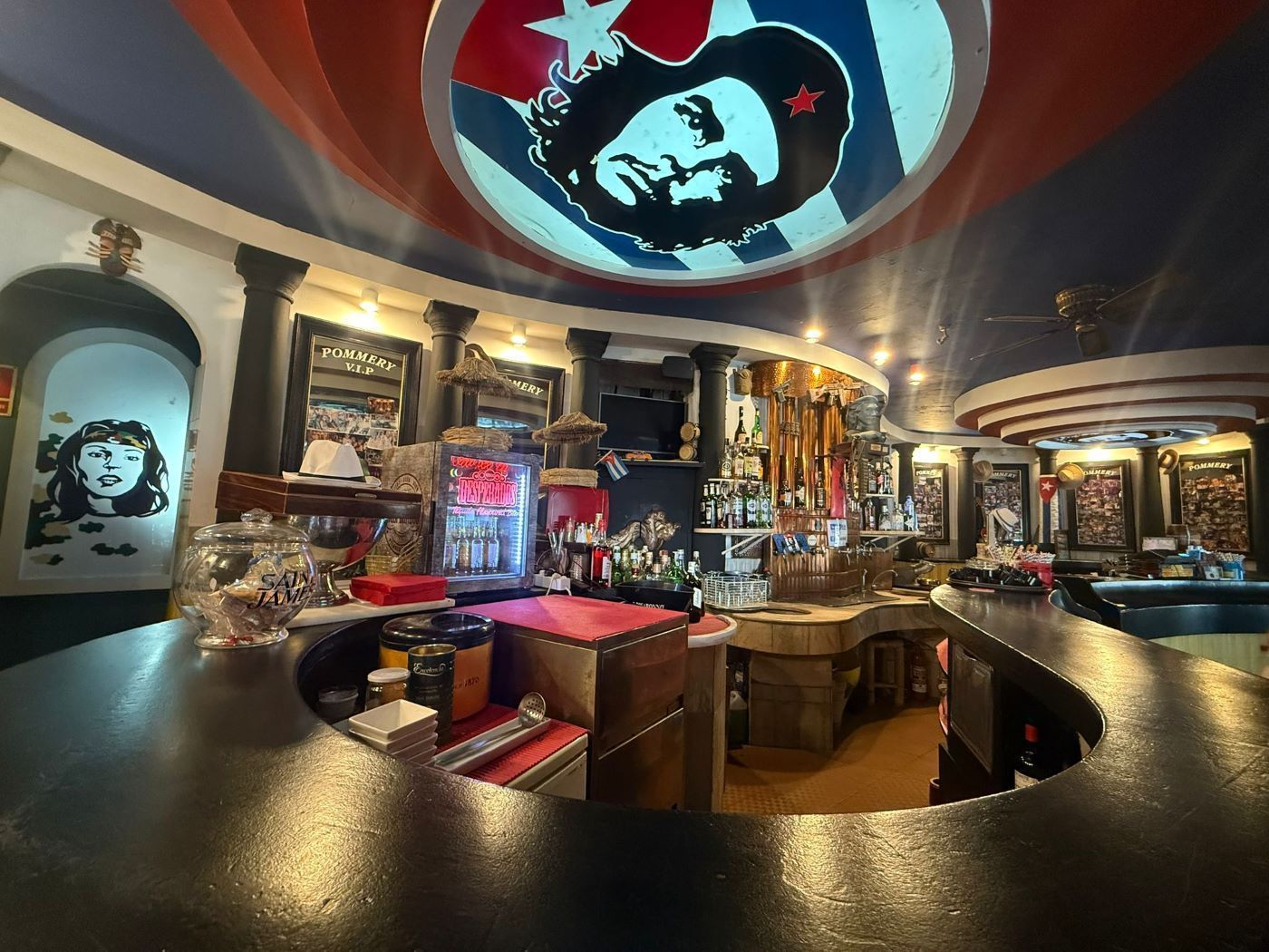 Commercial for sale in Empuriabrava, Spain