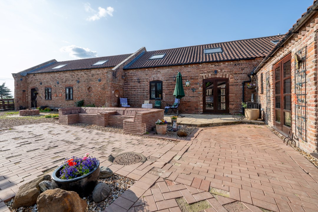 Barn Conversion: for sale in Walpole Cross Keys Kings Lynn