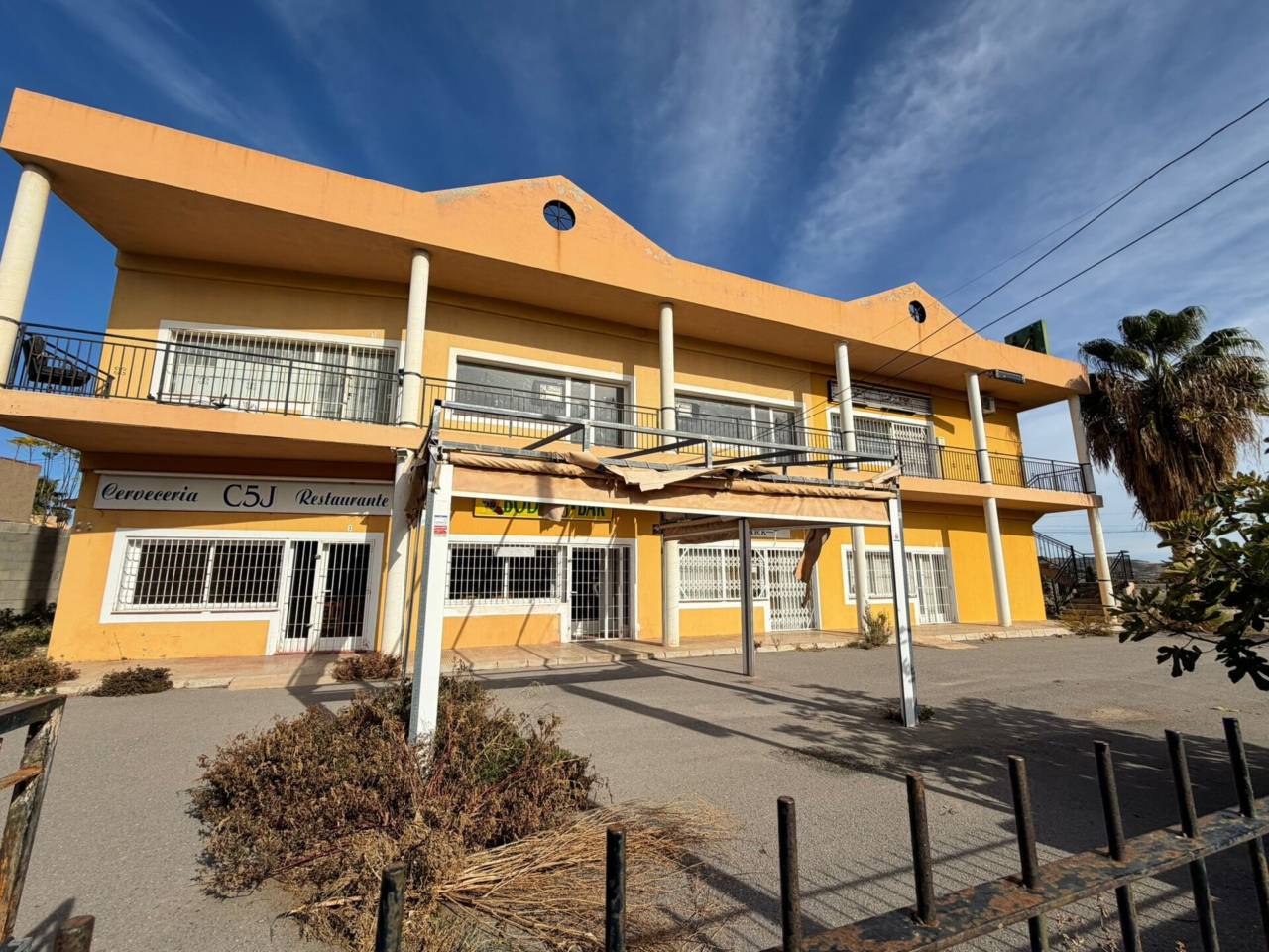 Local for sale in Villamontes-Boqueres