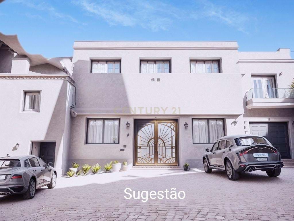 Building with High Potential for Redevelopment | Ideal Project for a Loft or Hostel