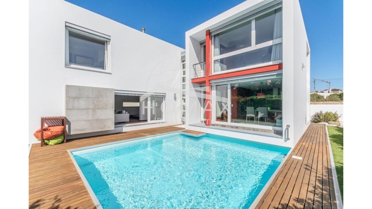 Detached House T4 DUPLEX in Carcavelos