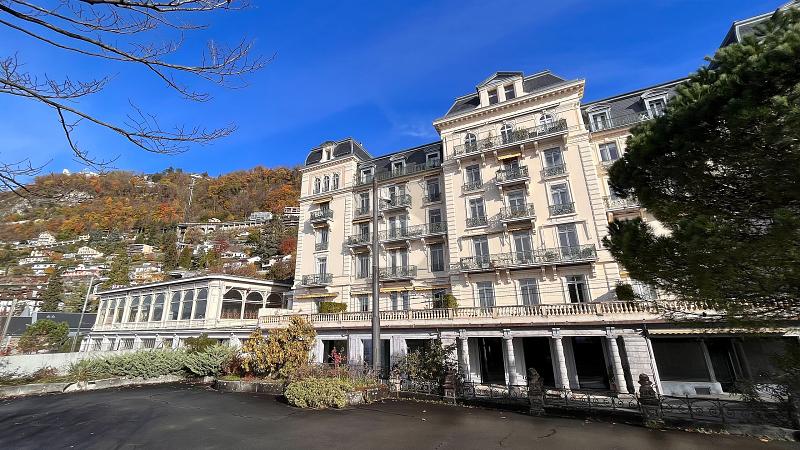 LIVING IN AN EXCEPTIONAL PLACE BY THE LAKE