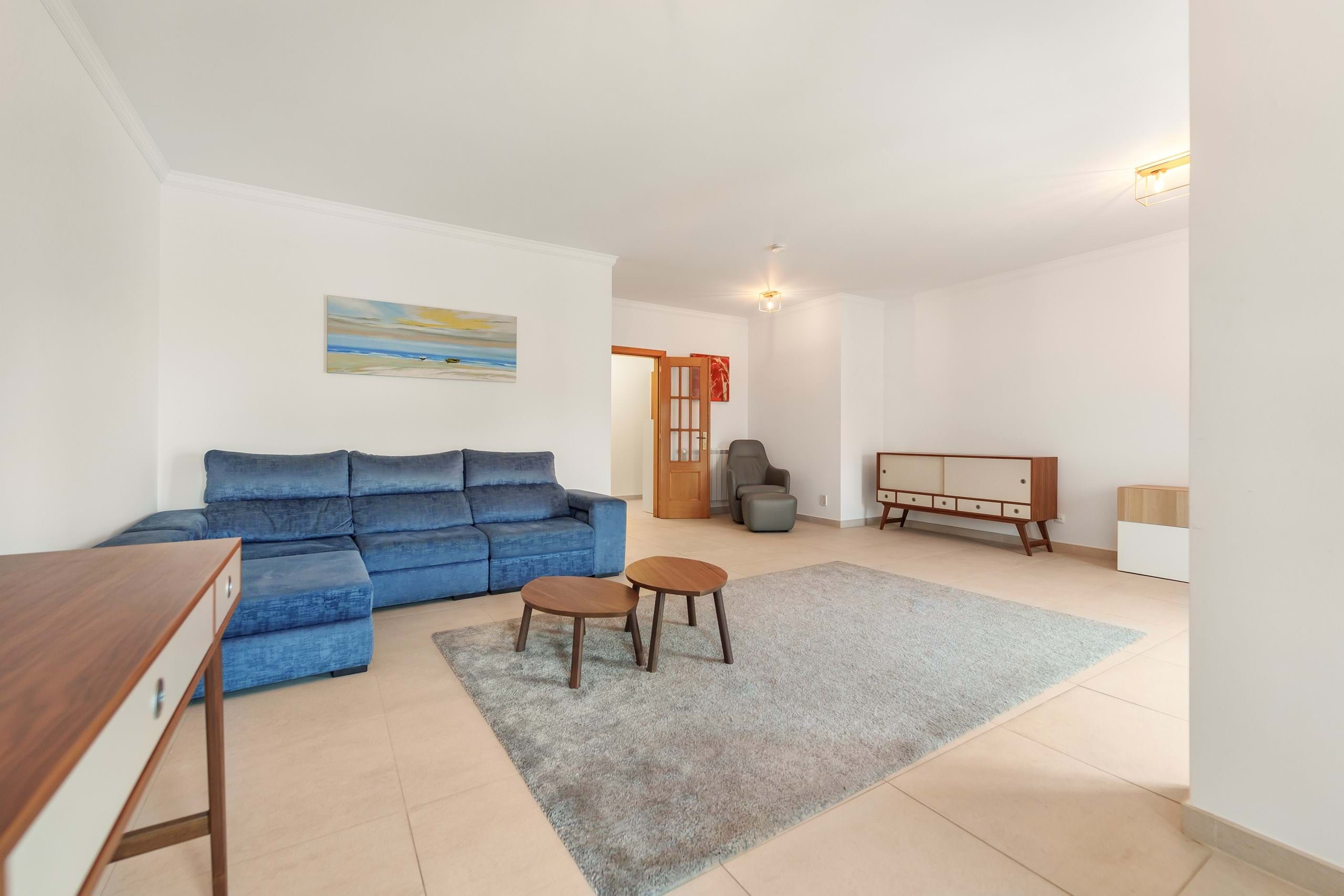 Renovated 3-Bedroom Apartment with River Views and Parking, Barreiro