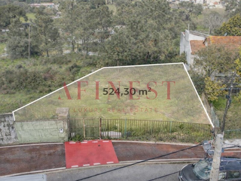 Urban Land with Project for Single-Family House - Almada