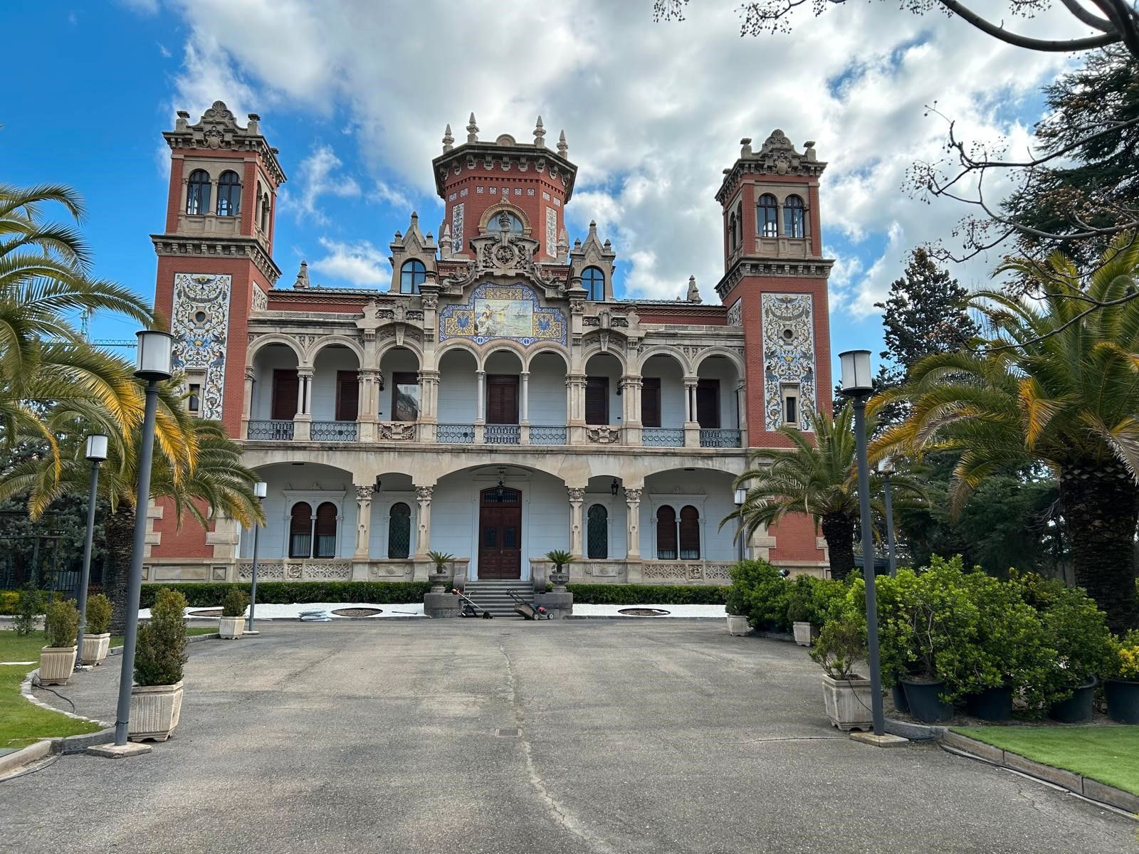 Commercial for sale in Zaragoza, Spain