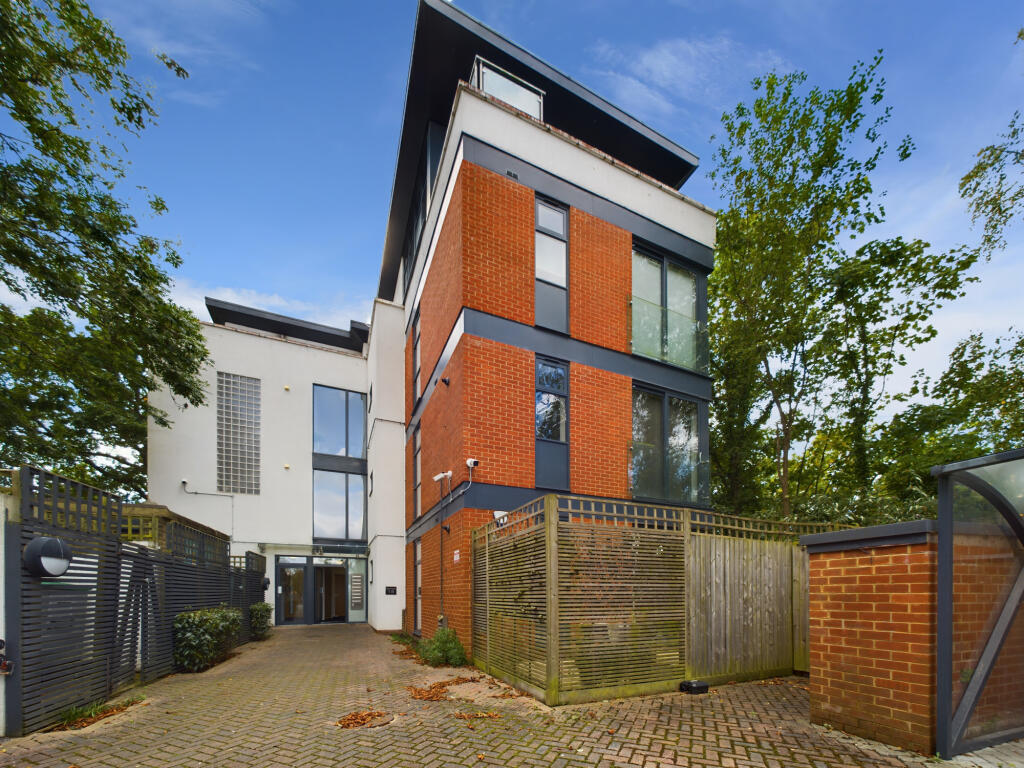 Newbeck Court, Beckenham, Kent, BR3