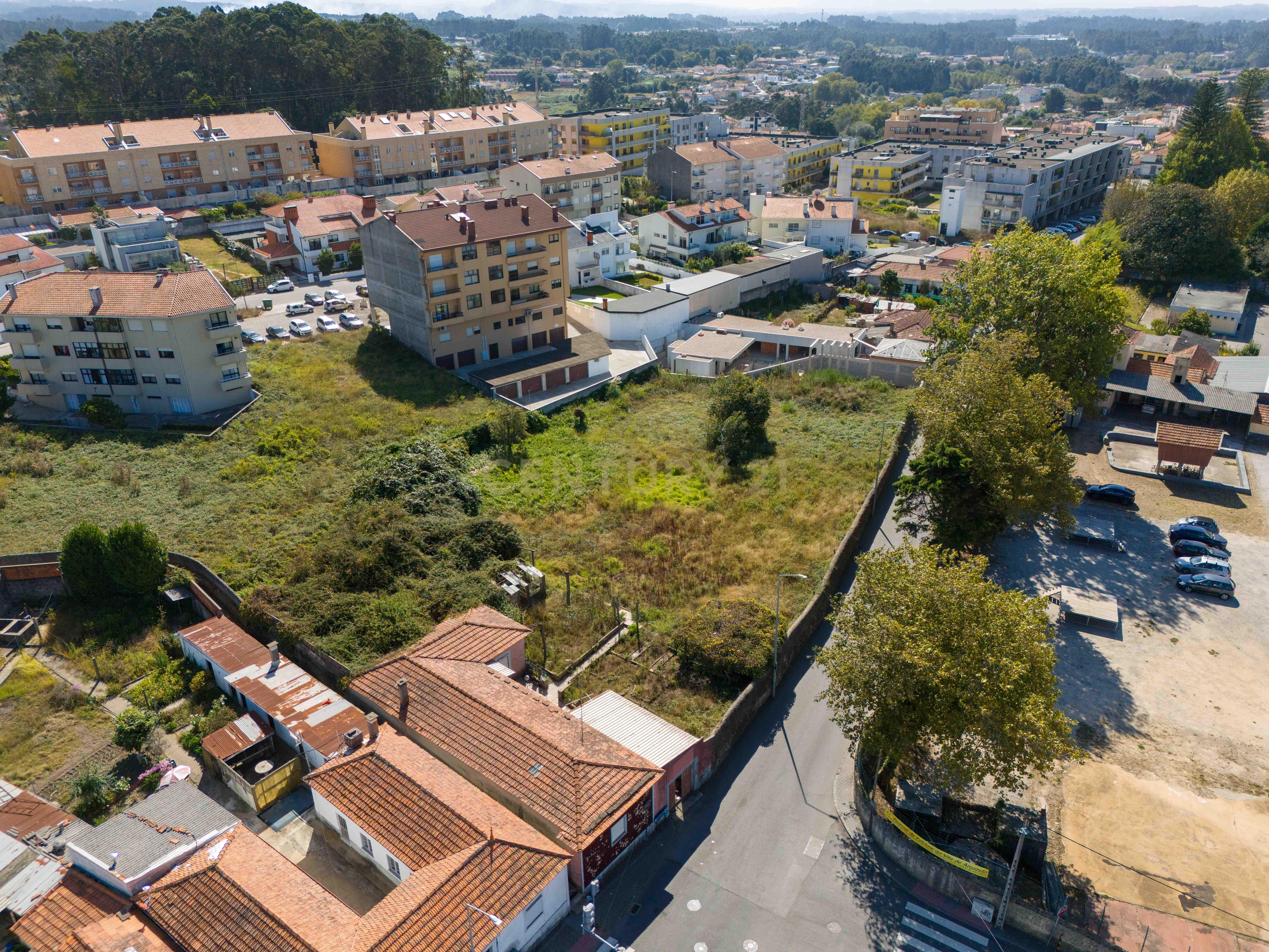 Plot with house for investment