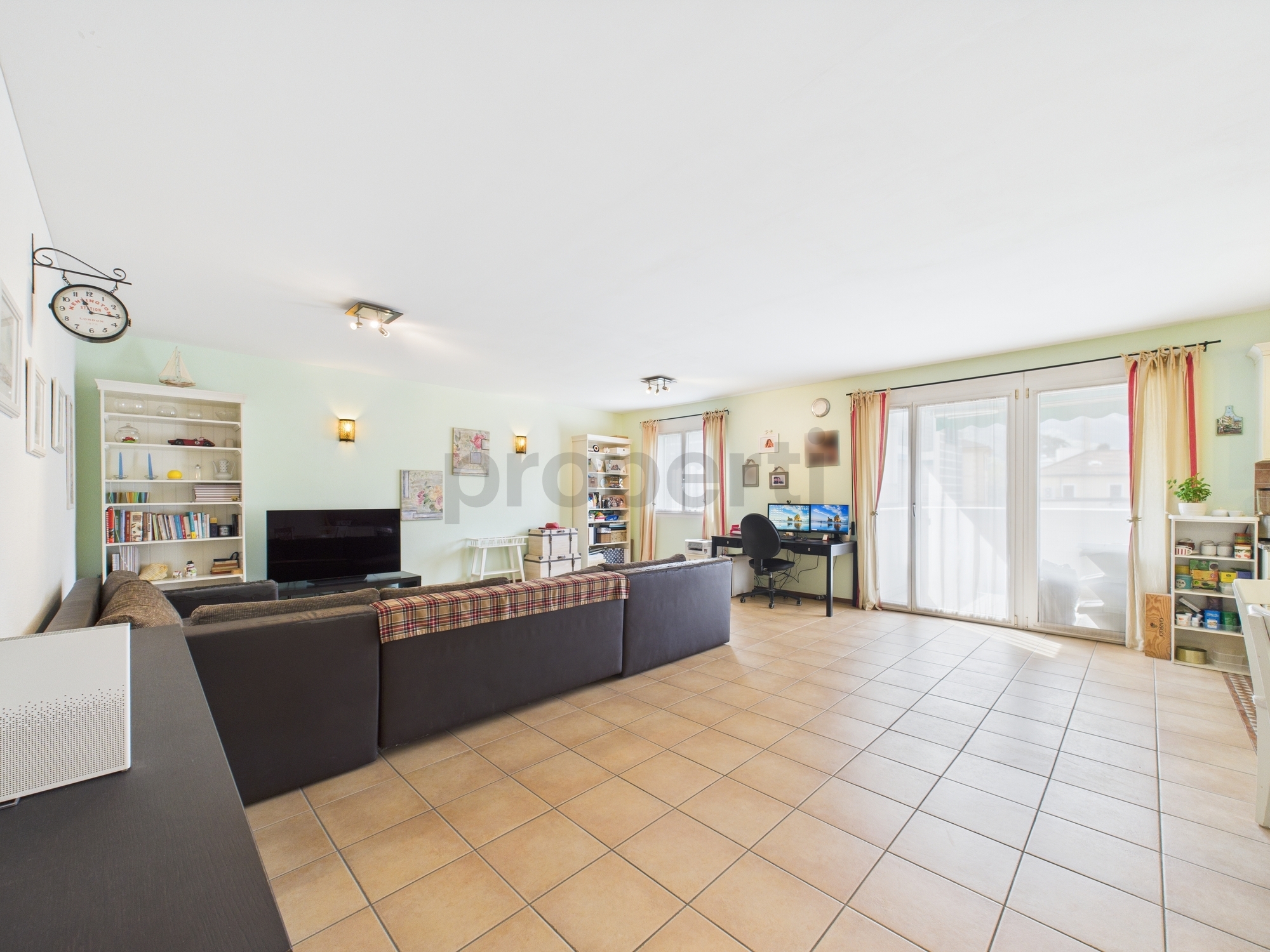 Appartamento esclusivo di 4.5 locali a Bellinzona, TI Comfort moderno in posizione centrale