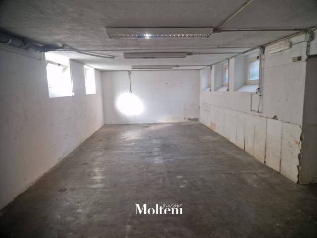 Building for sale, Via Giacomo Leopardi, 7 (Lecco, Italy)