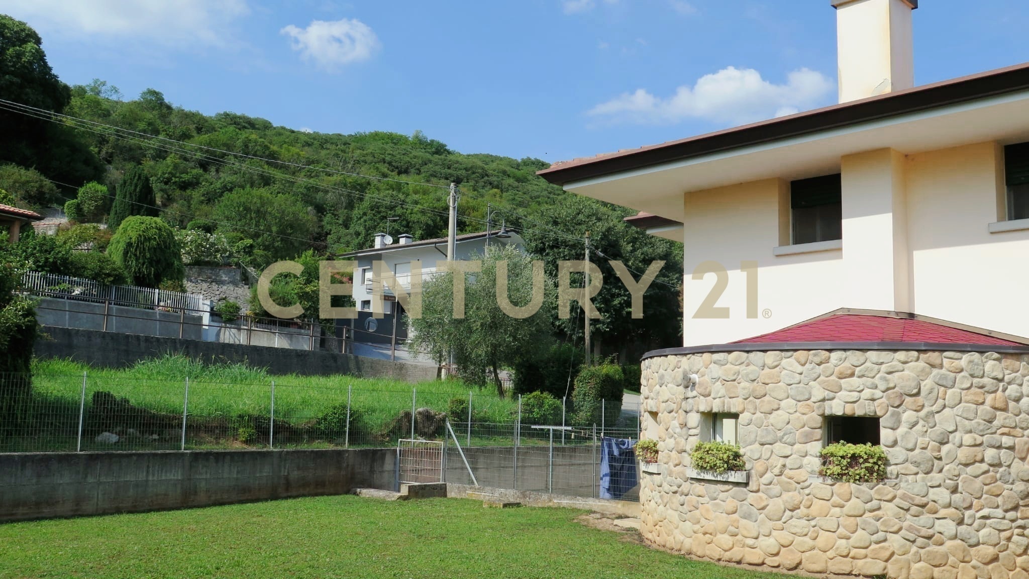 Home for sale, Via Topadich, 19 (Medea, Italy)