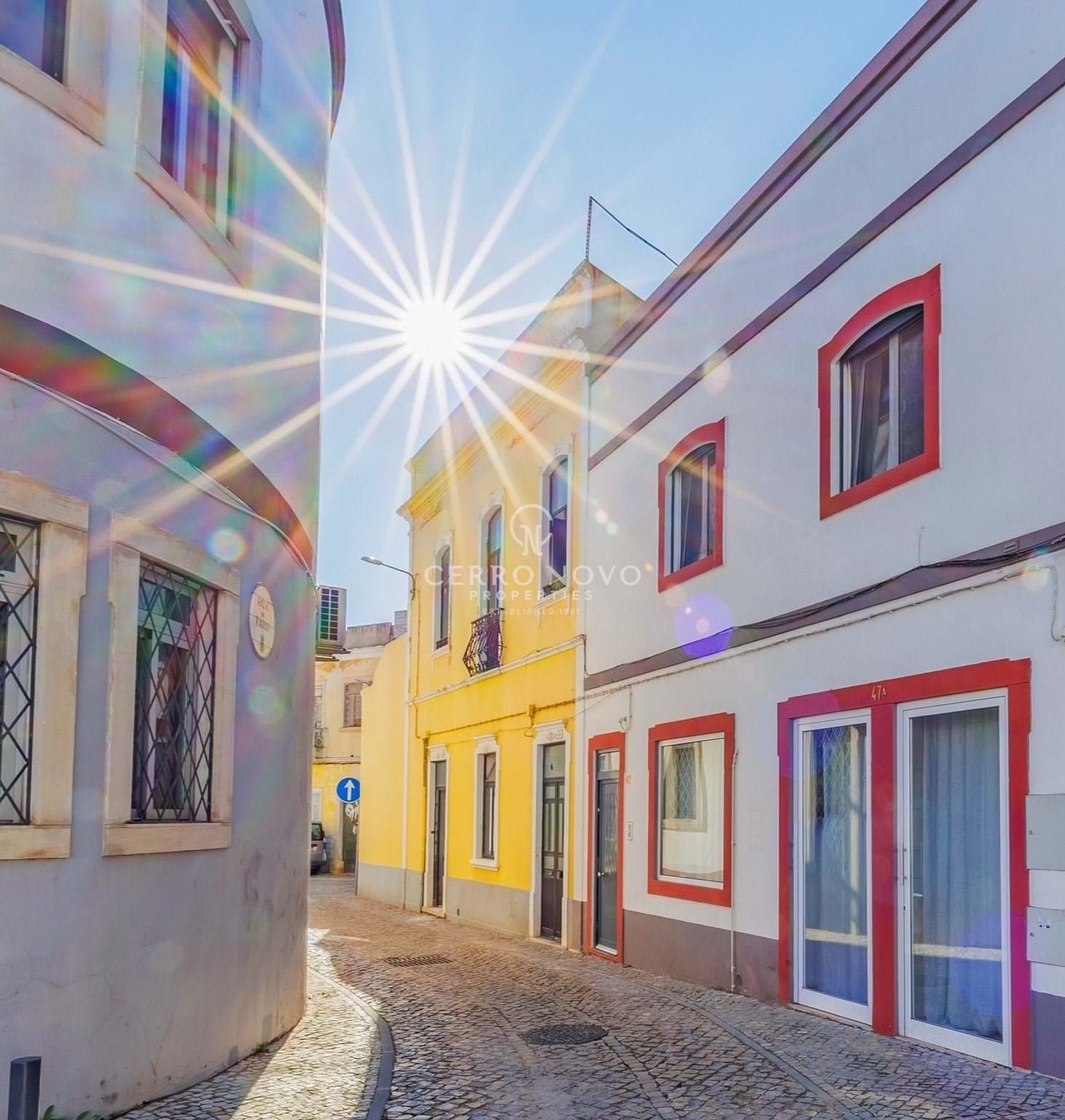 Superb property comprising two apartments in the heart of Loulé