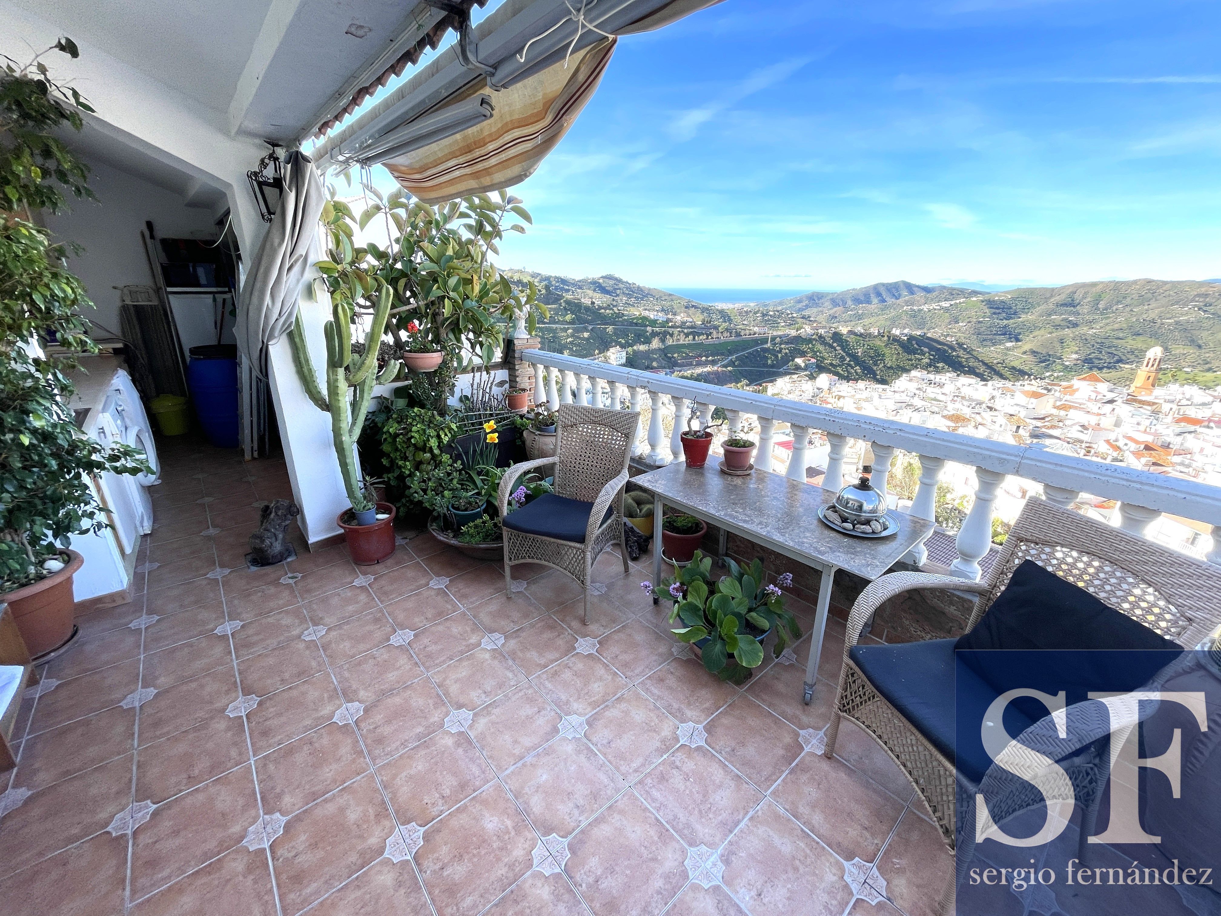Condo for sale in Cómpeta, Spain
